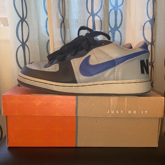 Nike Sneakers - Picture 4 of 6